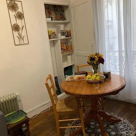 Paris- Charonne Проживание в семье