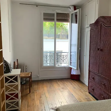 Проживание в семье Paris- Charonne *